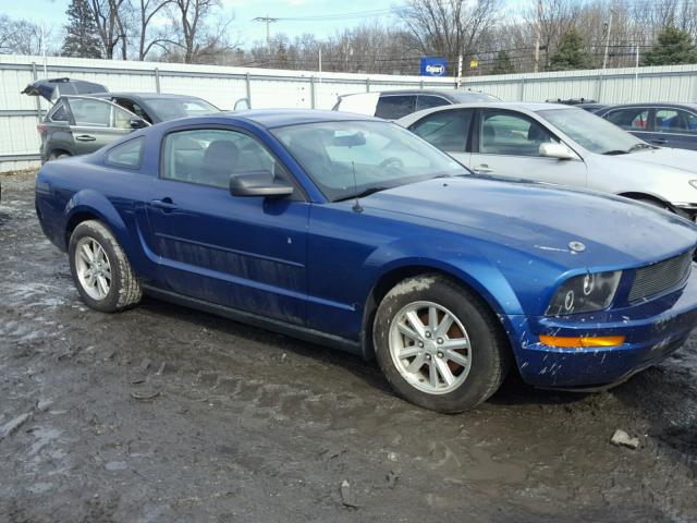 1ZVHT80N685149870 - 2008 FORD MUSTANG BLUE photo 1