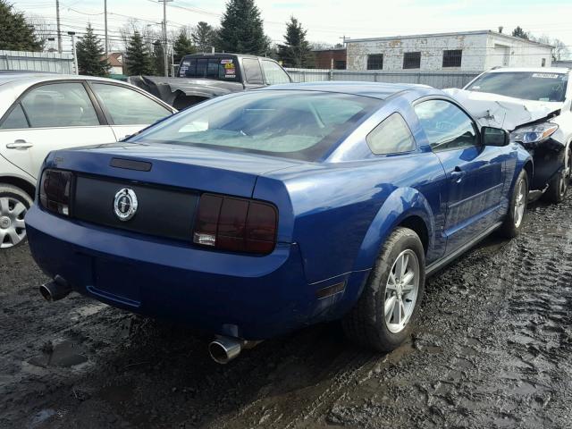 1ZVHT80N685149870 - 2008 FORD MUSTANG BLUE photo 4