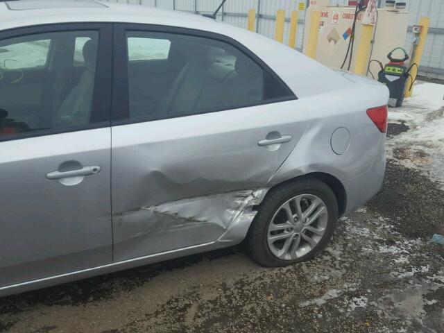 KNAFU4A24C5479310 - 2012 KIA FORTE EX SILVER photo 9