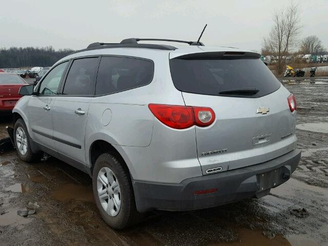 1GNLREED5AS104444 - 2010 CHEVROLET TRAVERSE L SILVER photo 3