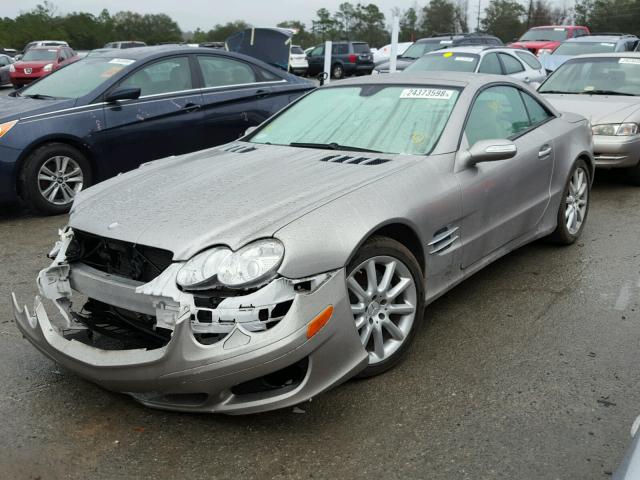 WDBSK71F37F128205 - 2007 MERCEDES-BENZ SL 550 GRAY photo 2