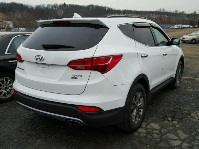 5XYZUDLB7GG306455 - 2016 HYUNDAI SANTA FE S WHITE photo 4