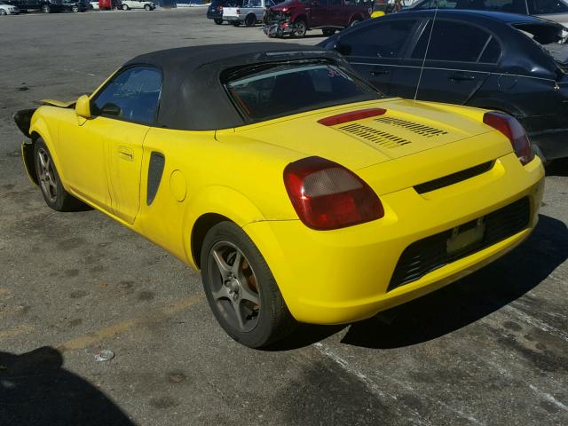 JTDFR320X20046954 - 2002 TOYOTA MR2 SPYDER YELLOW photo 3