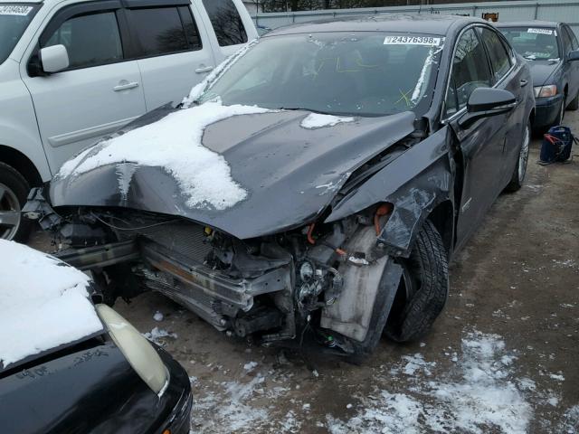 3FA6P0PU2GR393448 - 2016 FORD FUSION SE GRAY photo 2