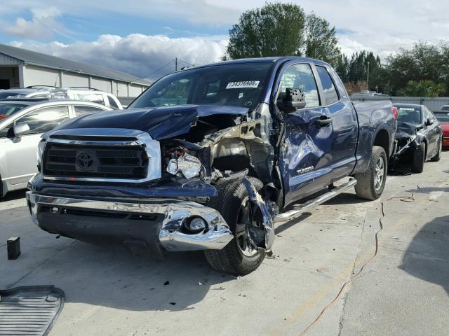 5TFRY5F1XCX118663 - 2012 TOYOTA TUNDRA DOU BLUE photo 2