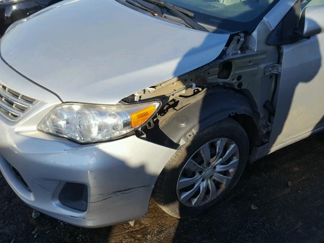 5YFBU4EE9DP081391 - 2013 TOYOTA COROLLA BA SILVER photo 9