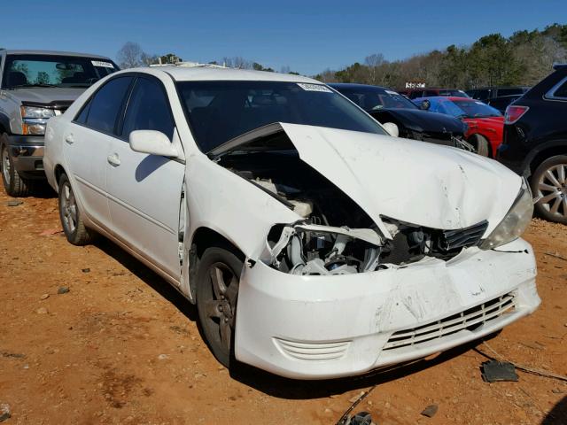 4T1BE32K55U549943 - 2005 TOYOTA CAMRY LE WHITE photo 1