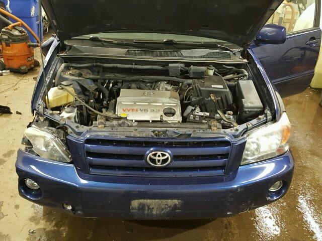 JTEEP21A740039075 - 2004 TOYOTA HIGHLANDER BLUE photo 7