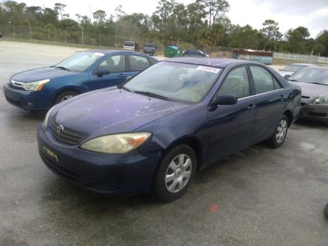 4T1BE32K82U517452 - 2002 TOYOTA CAMRY LE BLUE photo 2