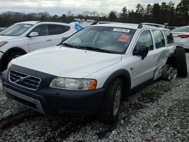 YV1SZ592651192987 - 2005 VOLVO XC70 WHITE photo 2