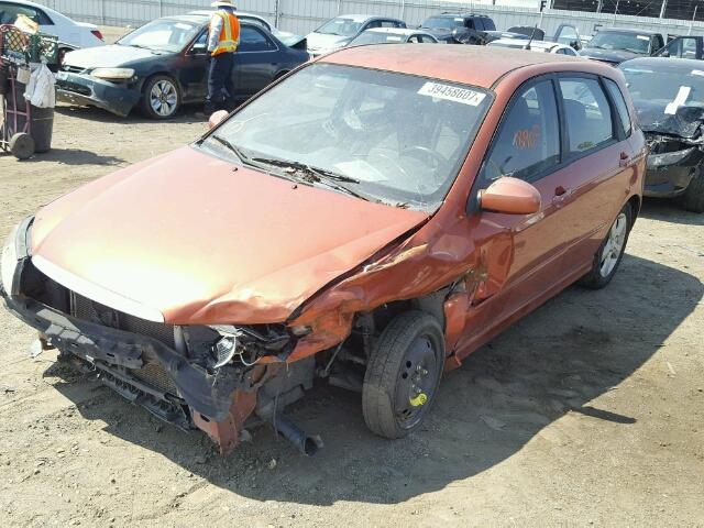 KNAFE161485013329 - 2008 KIA SPECTRA5 5 ORANGE photo 2