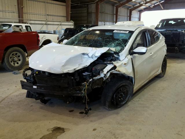 5NPDH4AE2GH732493 - 2016 HYUNDAI ELANTRA SE WHITE photo 2