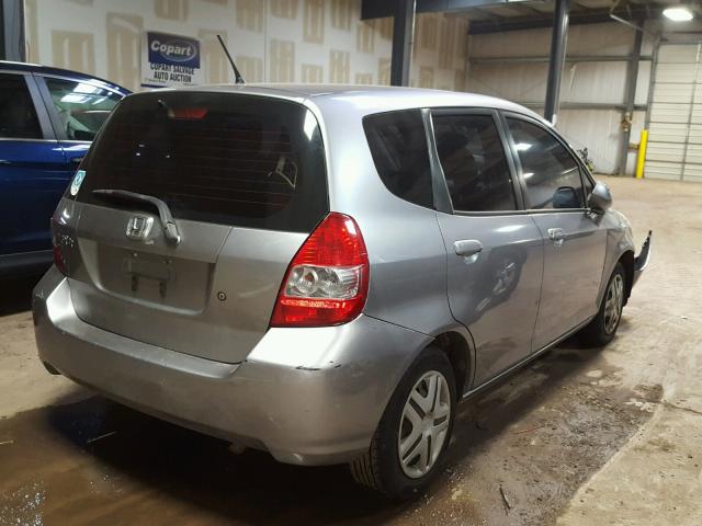 JHMGD38488S036030 - 2008 HONDA FIT GRAY photo 4