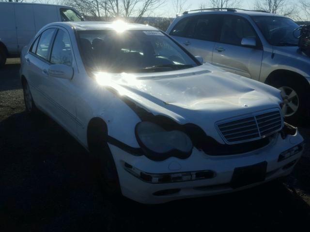 WDBRF61JX2E005209 - 2002 MERCEDES-BENZ C 240 WHITE photo 1