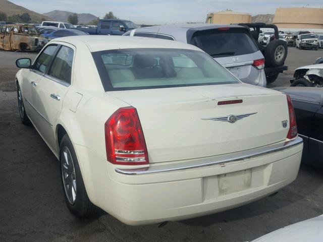 2C3KA63H78H125969 - 2008 CHRYSLER 300C WHITE photo 3