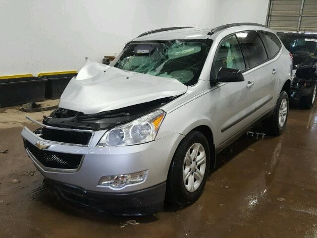 1GNKRFED7CJ134314 - 2012 CHEVROLET TRAVERSE L SILVER photo 2