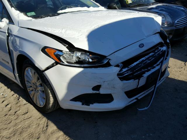 3FA6P0LU4GR162167 - 2016 FORD FUSION SE WHITE photo 9