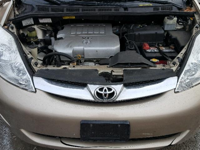 5TDBK22C18S010454 - 2008 TOYOTA SIENNA XLE GOLD photo 7