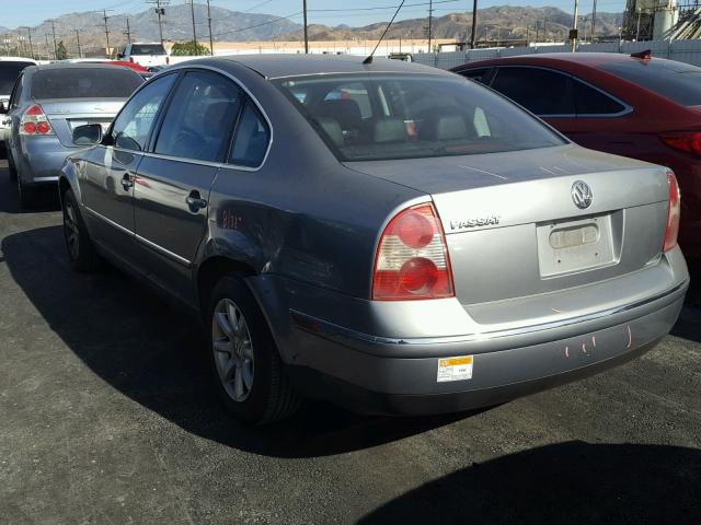 WVWPD63B54E112840 - 2004 VOLKSWAGEN PASSAT GLS SILVER photo 3