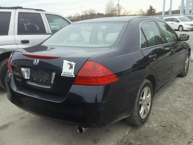 1HGCM56306A030944 - 2006 HONDA ACCORD SE BLACK photo 4