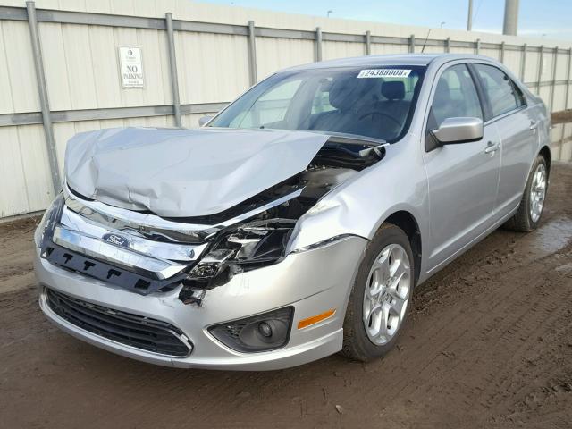 3FAHP0HA1BR103643 - 2011 FORD FUSION SE SILVER photo 2