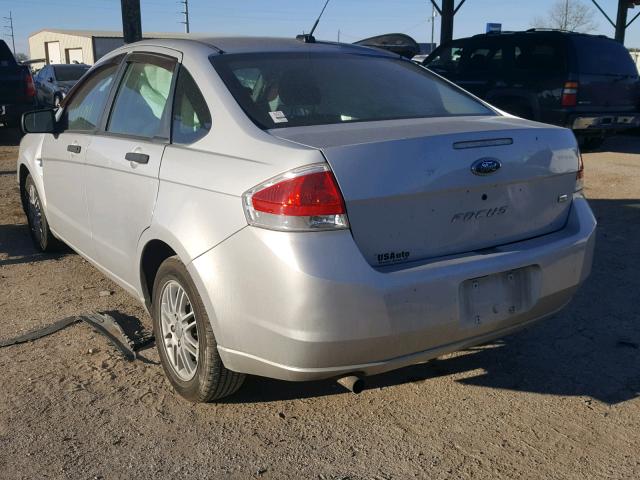 1FAHP35N88W280611 - 2008 FORD FOCUS SE SILVER photo 3