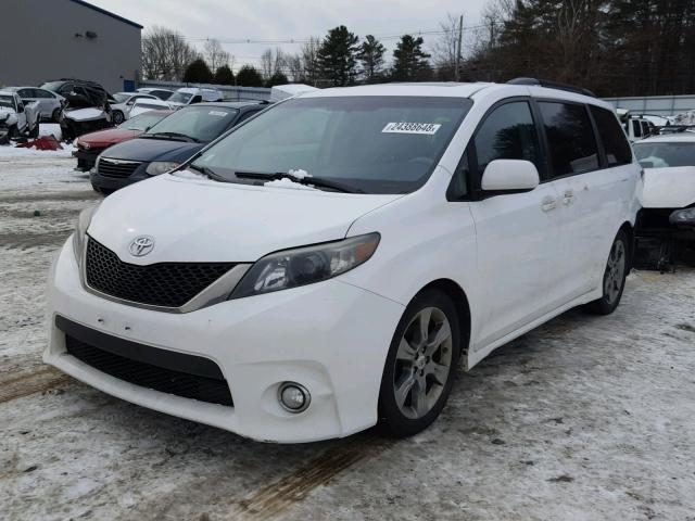 5TDXK3DC1BS055684 - 2011 TOYOTA SIENNA SPO WHITE photo 2