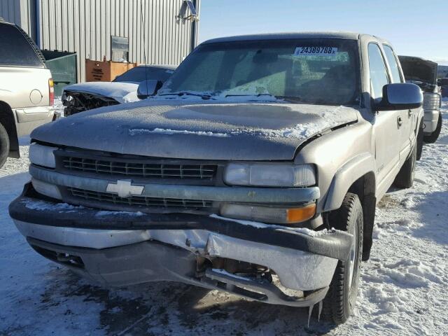 1GCGK13U42F140162 - 2002 CHEVROLET SILVERADO SILVER photo 2