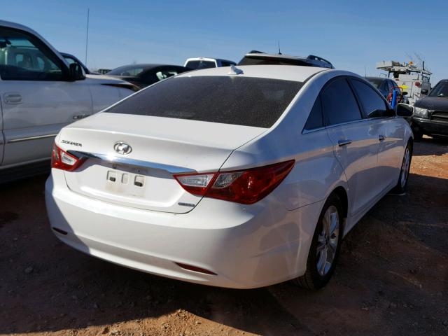 5NPEC4AC7DH532335 - 2013 HYUNDAI SONATA SE WHITE photo 4