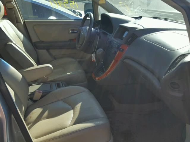 JTJGF10U520124738 - 2002 LEXUS RX 300 GRAY photo 5