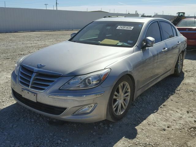 KMHGC4DD5CU152035 - 2012 HYUNDAI GENESIS 3. SILVER photo 2