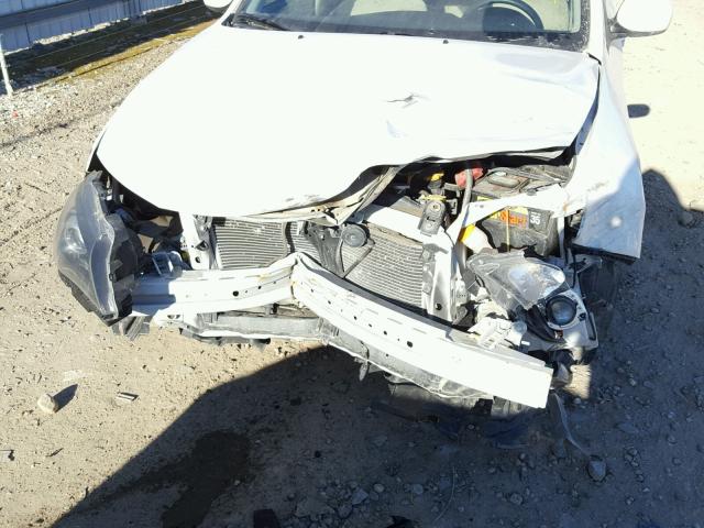 JF1GE6A62BH513377 - 2011 SUBARU IMPREZA 2. WHITE photo 9