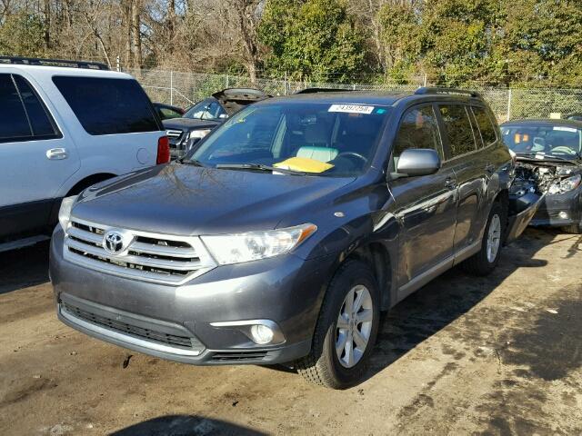 5TDZK3EH9CS065562 - 2012 TOYOTA HIGHLANDER GRAY photo 2