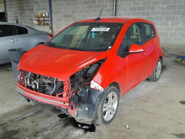 KL8CD6S9XFC735942 - 2015 CHEVROLET SPARK 1LT Красный фото 2