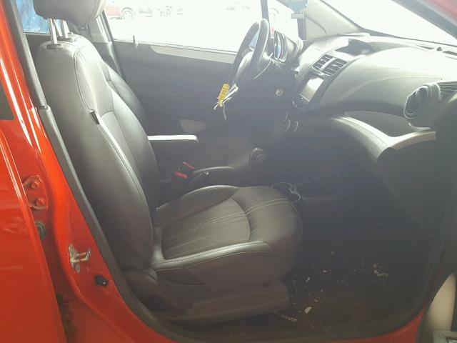 KL8CD6S9XFC735942 - 2015 CHEVROLET SPARK 1LT Красный фото 5