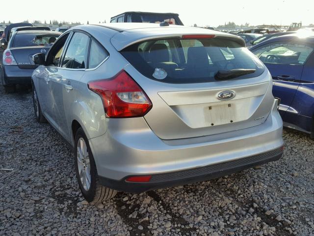 1FAHP3M22CL394332 - 2012 FORD FOCUS SEL SILVER photo 3