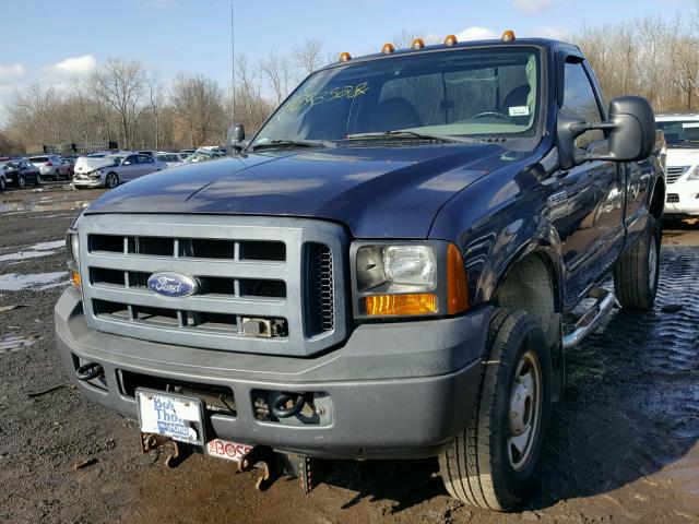 1FTWF31526EB86432 - 2006 FORD F350 SRW S WHITE photo 2