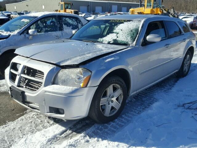 2D4FV47VX7H823872 - 2007 DODGE MAGNUM SXT SILVER photo 2