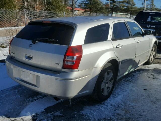 2D4FV47VX7H823872 - 2007 DODGE MAGNUM SXT SILVER photo 4