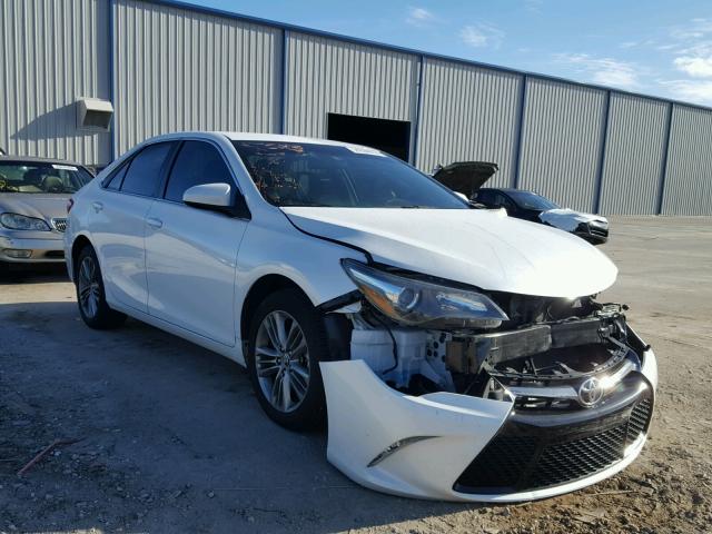 4T1BF1FK8FU045237 - 2015 TOYOTA CAMRY LE WHITE photo 1