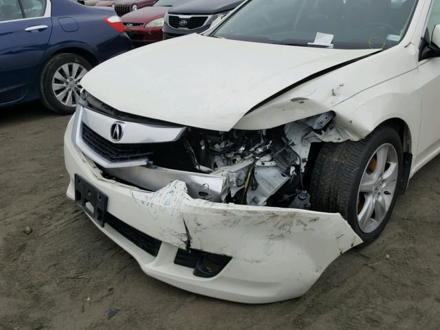 JH4CU2F63AC020413 - 2010 ACURA TSX WHITE photo 9