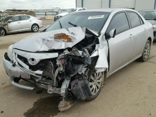 2T1BU4EE3CC777470 - 2012 TOYOTA COROLLA BA SILVER photo 2