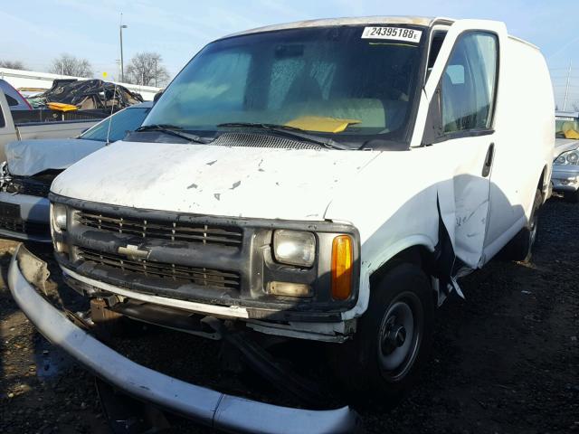 1GCFG25R9W1081012 - 1998 CHEVROLET EXPRESS G2 WHITE photo 2