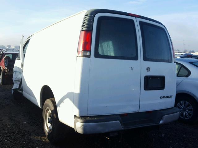 1GCFG25R9W1081012 - 1998 CHEVROLET EXPRESS G2 WHITE photo 3