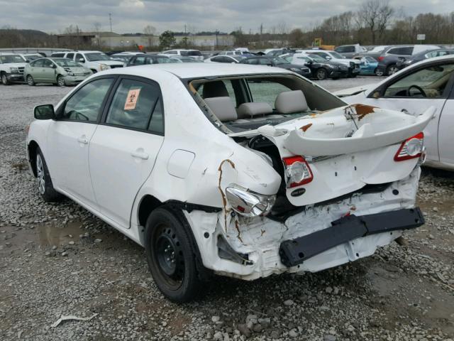 2T1BU4EE7CC762602 - 2012 TOYOTA COROLLA BA WHITE photo 3