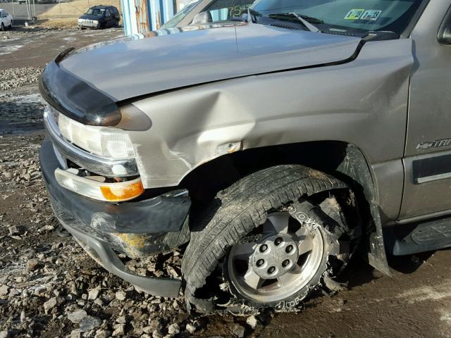 1GNEK13T81J310203 - 2001 CHEVROLET TAHOE K150 GRAY photo 9