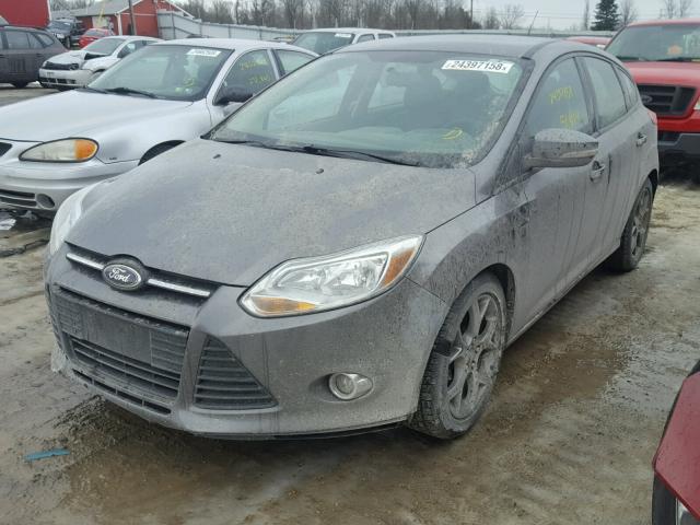 1FADP3K23EL182155 - 2014 FORD FOCUS SE CHARCOAL photo 2