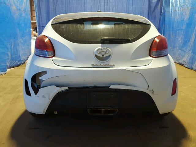 KMHTC6AD4GU275300 - 2016 HYUNDAI VELOSTER B WHITE photo 9