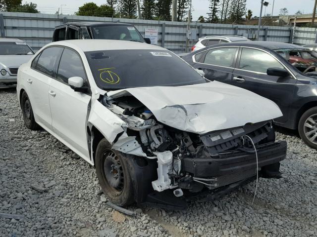 1VWAT7A38FC008574 - 2015 VOLKSWAGEN PASSAT S Weiß Foto 1