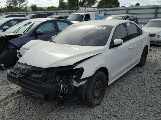 1VWAT7A38FC008574 - 2015 VOLKSWAGEN PASSAT S Weiß Foto 2